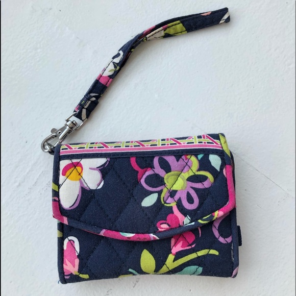 Vera Bradley wristlet - Picture 1 of 4
